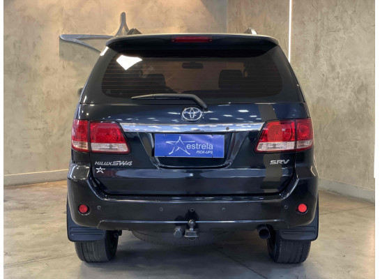 Toyota HILUX SW4 3.0 SRV 4X4 16V TURBO INTERCOOLER DIESEL 4P AUTOMÁTICO 2006/2007