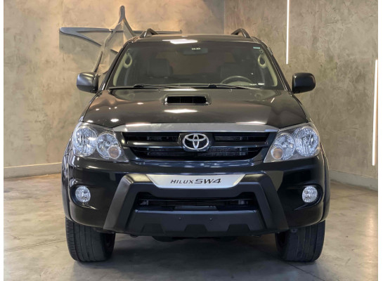 Toyota HILUX SW4 3.0 SRV 4X4 16V TURBO INTERCOOLER DIESEL 4P AUTOMÁTICO 2006/2007