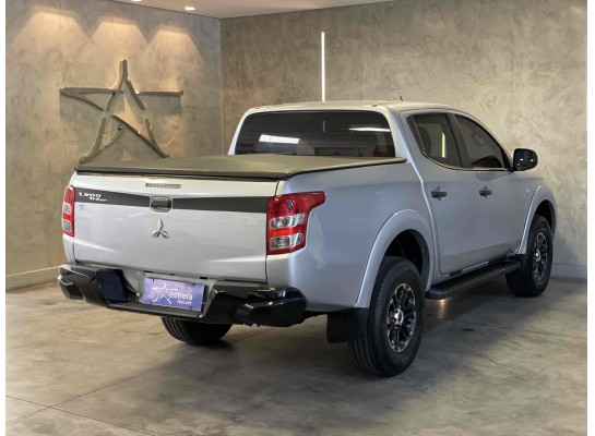 Mitsubishi L200 Triton 2.4 16V TURBO DIESEL SPORT GLS CD 4P 4X4 AUTOMÁTICO 2022/2023