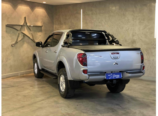 Mitsubishi L200 Triton HPE 3.2 CD TB Int.Diesel Aut 2014/2015