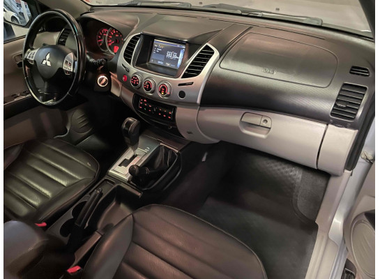 Mitsubishi L200 Triton HPE 3.2 CD TB Int.Diesel Aut 2014/2015