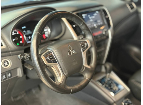 Mitsubishi L200 Triton 2.4 16V TURBO DIESEL SPORT HPE-S CD 4P 4X4 AUTOMÁTICO 2021/2022
