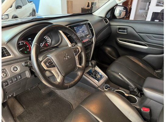 Mitsubishi L200 Triton 2.4 16V TURBO DIESEL SPORT HPE-S CD 4P 4X4 AUTOMÁTICO 2021/2022