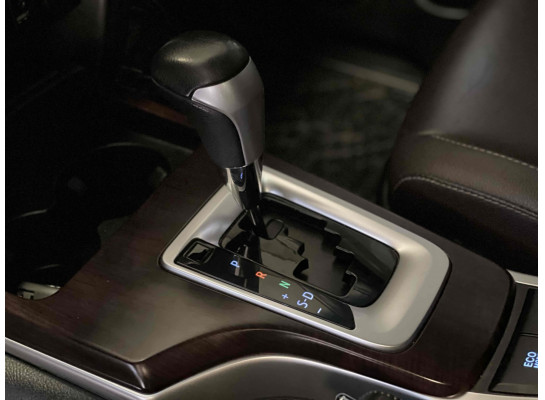 Toyota HILUX SW4 2.8 D-4D TURBO DIESEL SRX 7L 4X4 AUTOMÁTICO 2019/2020