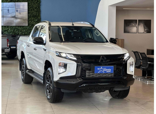 Mitsubishi L200 Triton 2.4 16V TURBO DIESEL SPORT HPE-S CD 4P 4X4 AUTOMÁTICO 2023/2024