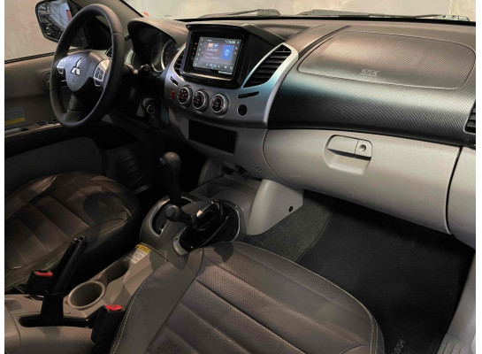 Mitsubishi L200 Triton HPE 3.2 CD TB Int.Diesel Aut 2013/2013