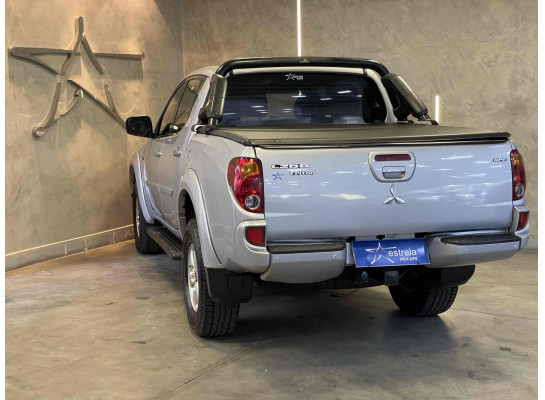 Mitsubishi L200 Triton HPE 3.2 CD TB Int.Diesel Aut 2013/2013
