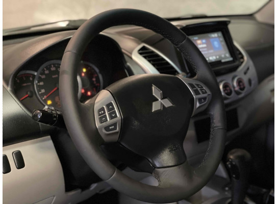 Mitsubishi L200 Triton HPE 3.2 CD TB Int.Diesel Aut 2013/2013