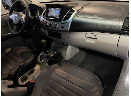 Mitsubishi L200 Triton HPE 3.2 CD TB Int.Diesel Aut 2013/2013