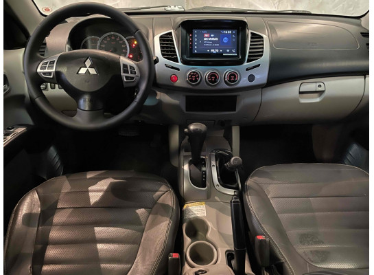 Mitsubishi L200 Triton HPE 3.2 CD TB Int.Diesel Aut 2013/2013