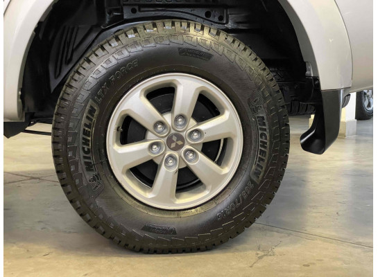 Mitsubishi L200 Triton HPE 3.2 CD TB Int.Diesel Aut 2013/2013