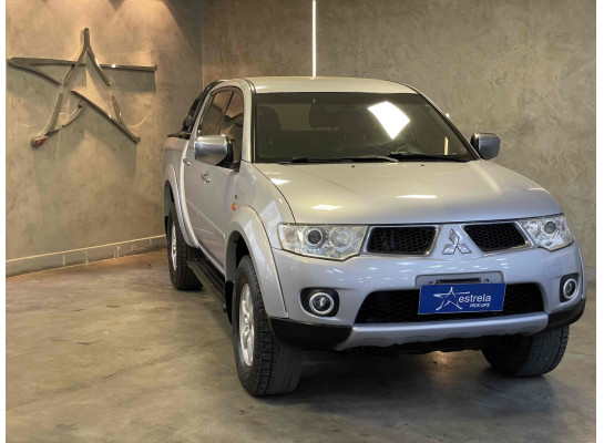 Mitsubishi L200 Triton HPE 3.2 CD TB Int.Diesel Aut 2013/2013