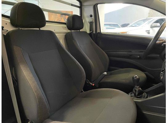 Volkswagen Saveiro Robust CS 1.6 2023/2024