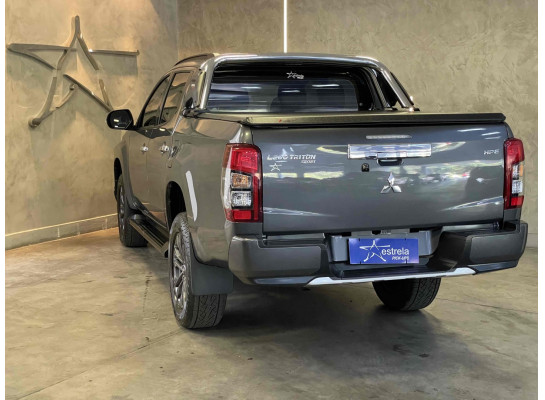 Mitsubishi L200 Triton 2.4 16V TURBO DIESEL SPORT HPE CD 4P 4X4 AUTOMÁTICO 2024/2025