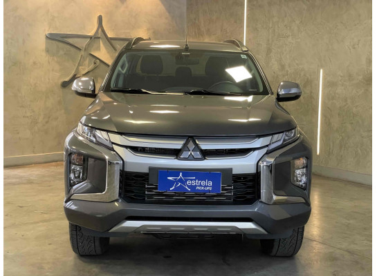 Mitsubishi L200 Triton 2.4 16V TURBO DIESEL SPORT HPE CD 4P 4X4 AUTOMÁTICO 2024/2025
